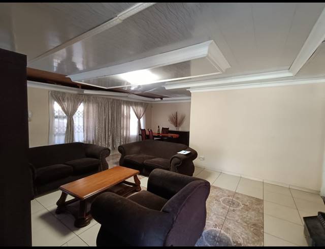 3 BEDROOM HOUSE FOR SALE IN SASOLBURG EXT 1